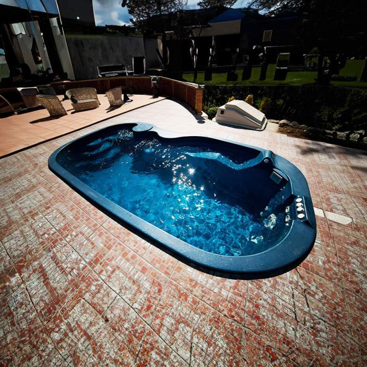Vente de mini piscine coque Valence